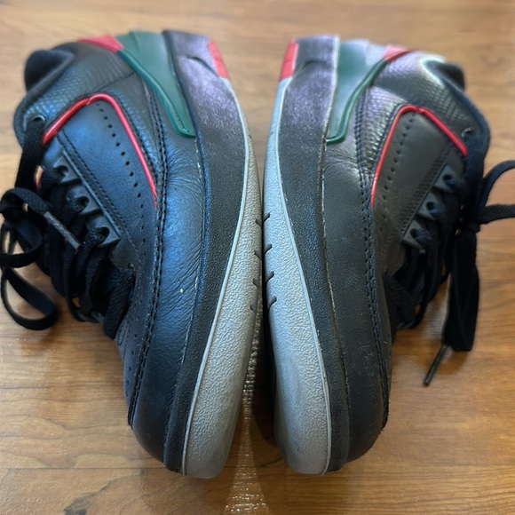 Air Jordan nike retro low style boys sneakers. - Picture 10 of 11